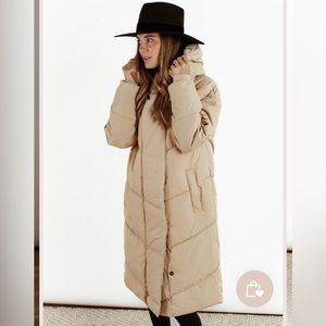 Noisy May long puffer jacket. New no tags Xl